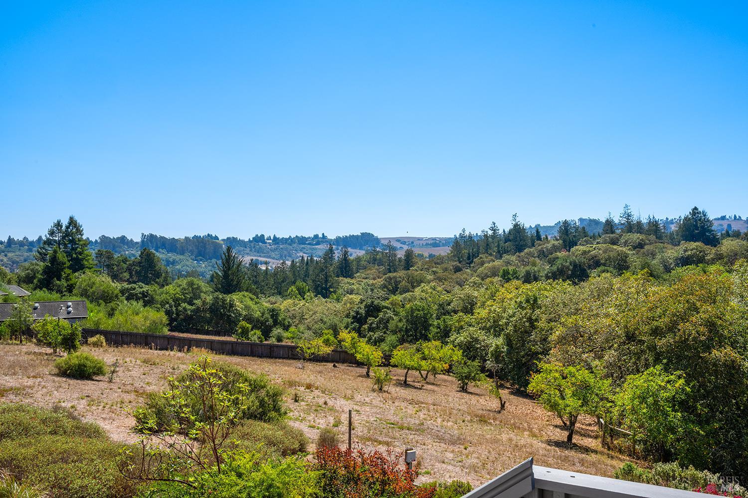 2039 Burnside Road