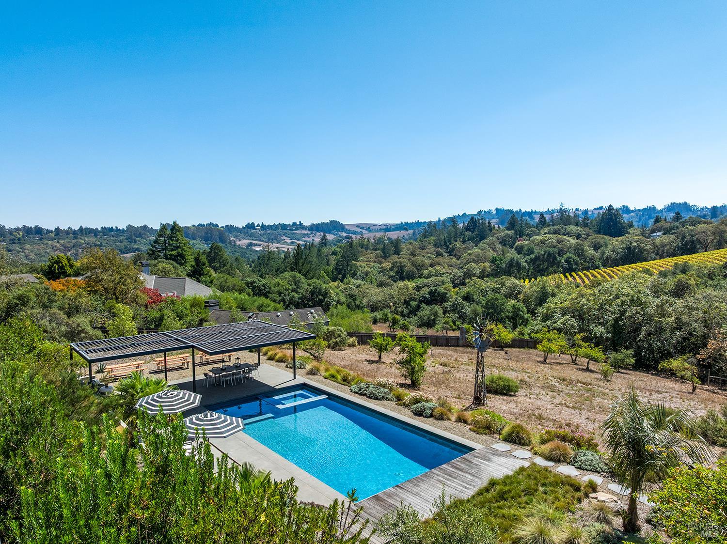2039 Burnside Road