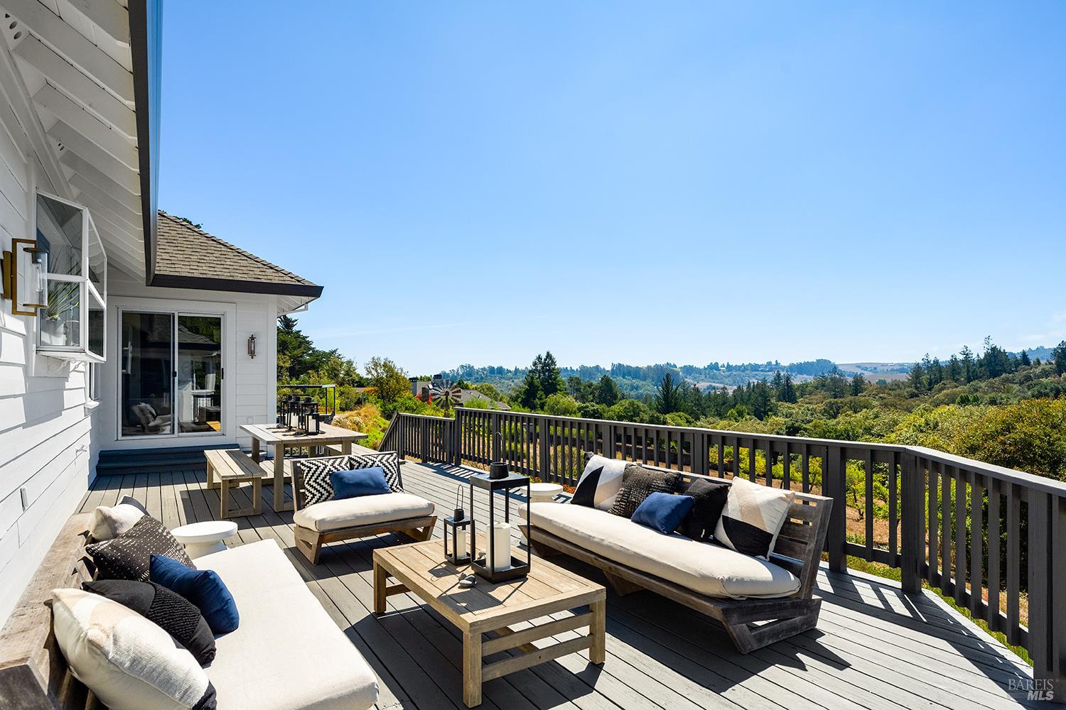 2039 Burnside Road