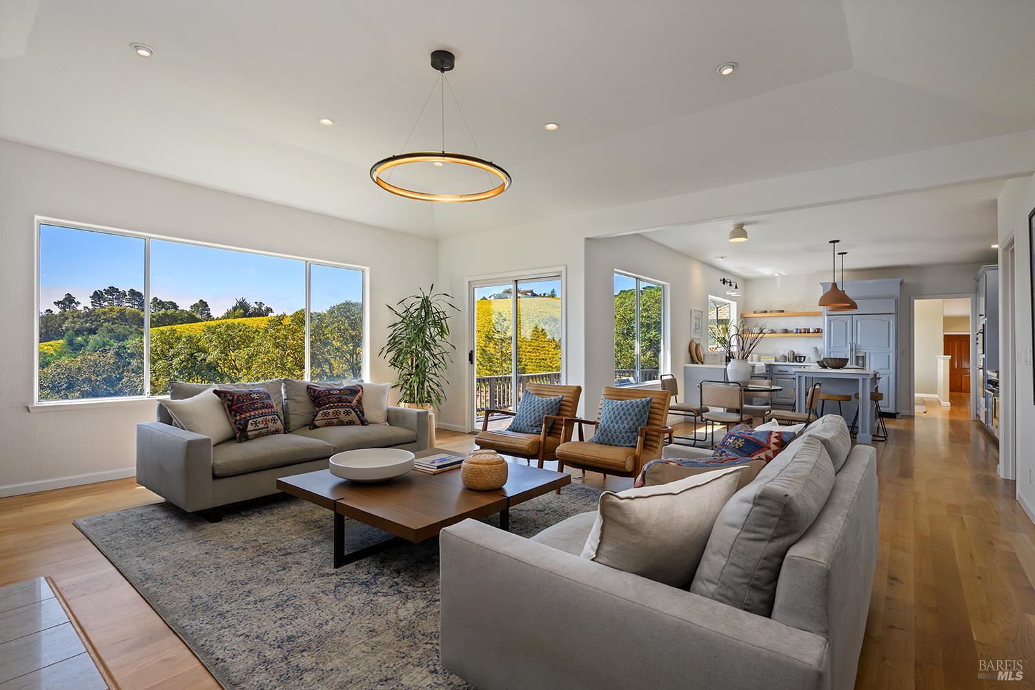 2039 Burnside Road