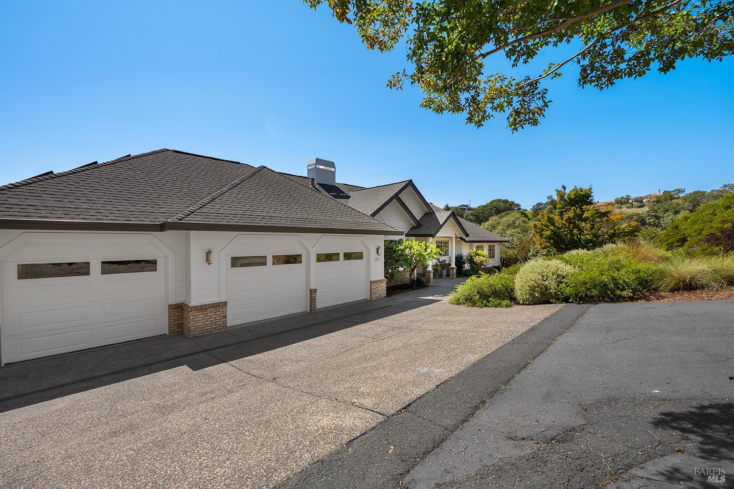 2039 Burnside Road