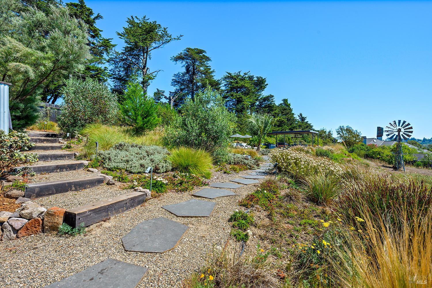 2039 Burnside Road