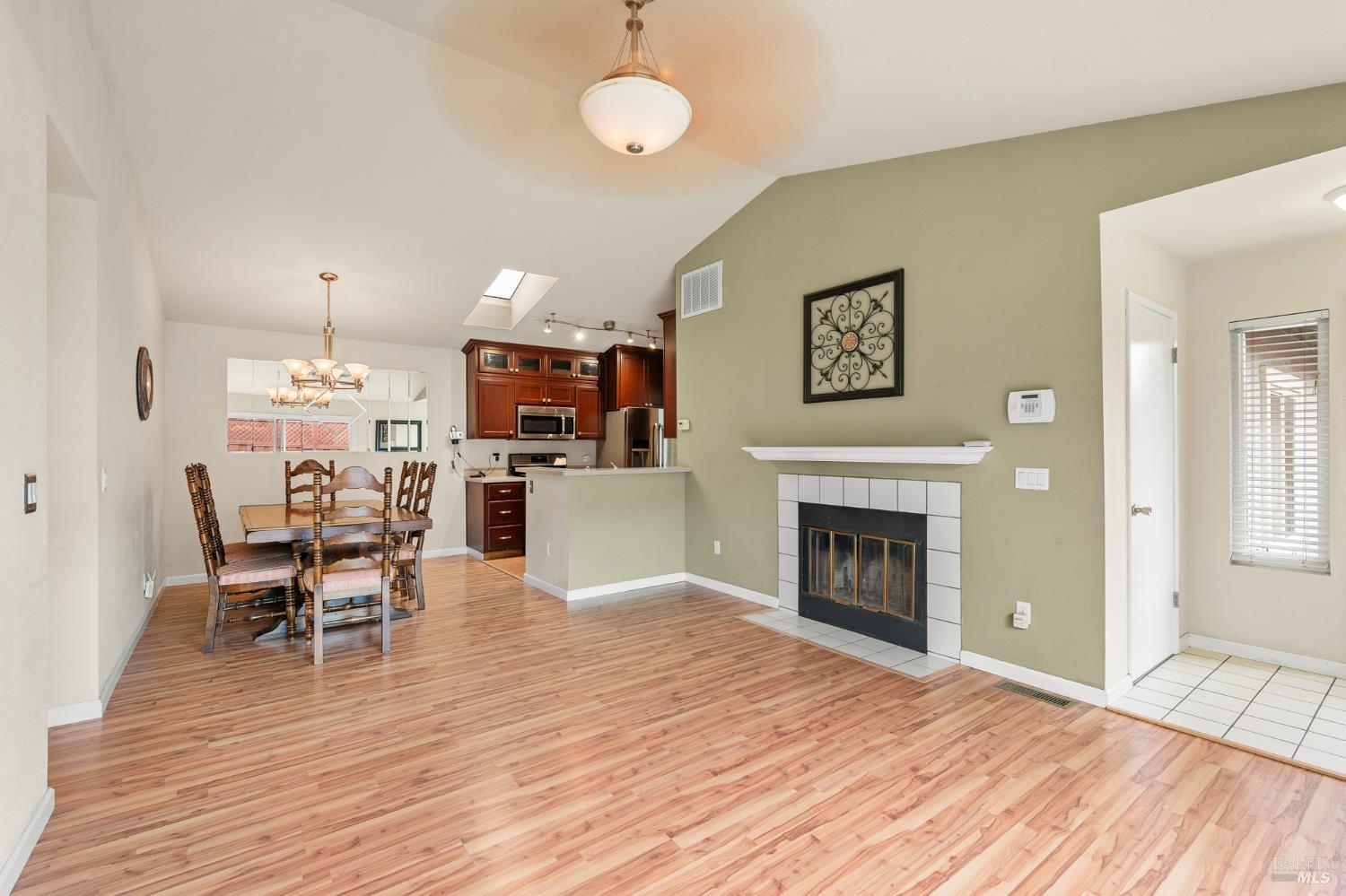 102 Pinewood Court