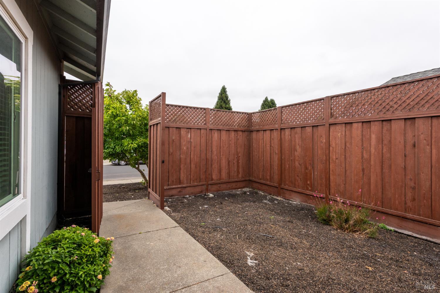102 Pinewood Court