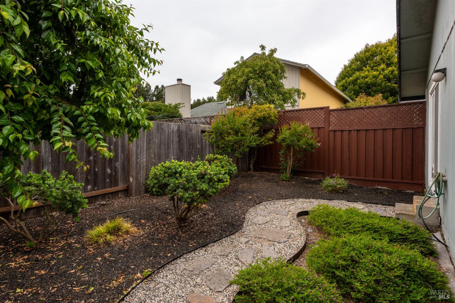 102 Pinewood Court