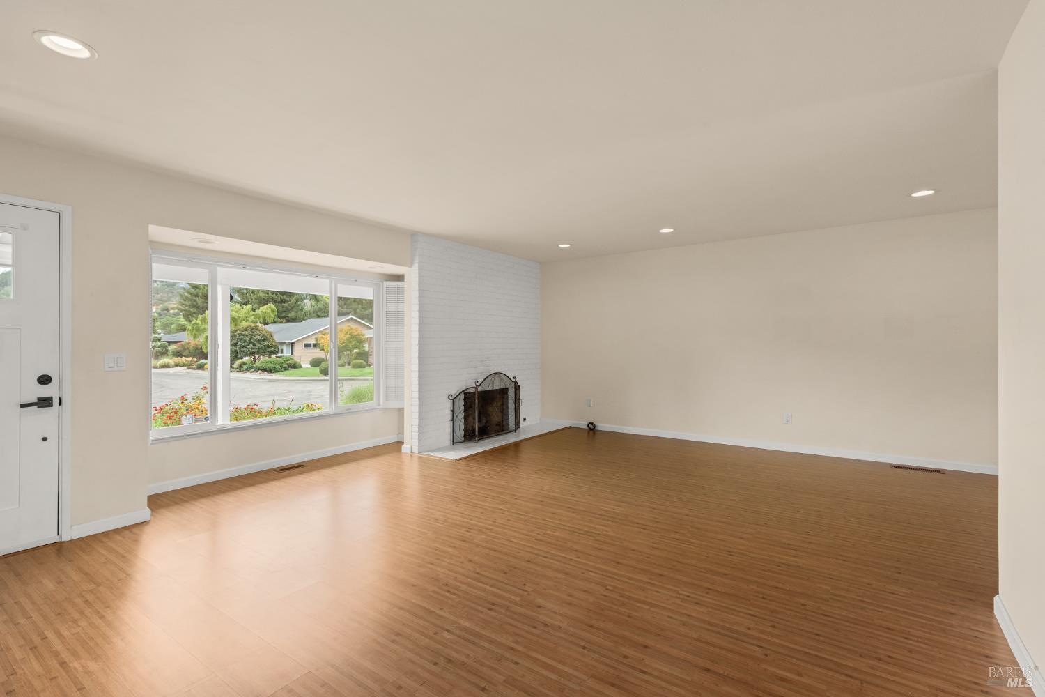 304 Mockingbird Circle