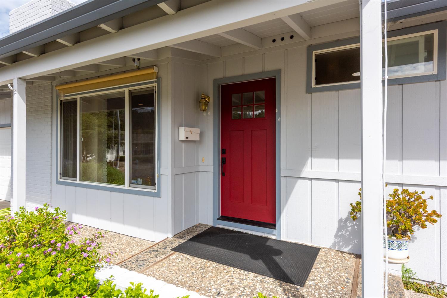 304 Mockingbird Circle