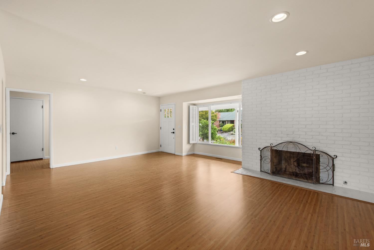 304 Mockingbird Circle