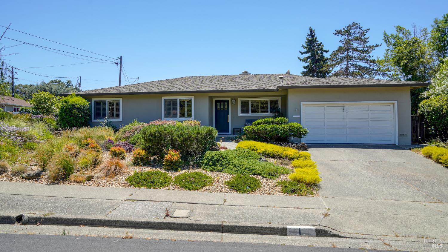 1 Cushing Avenue