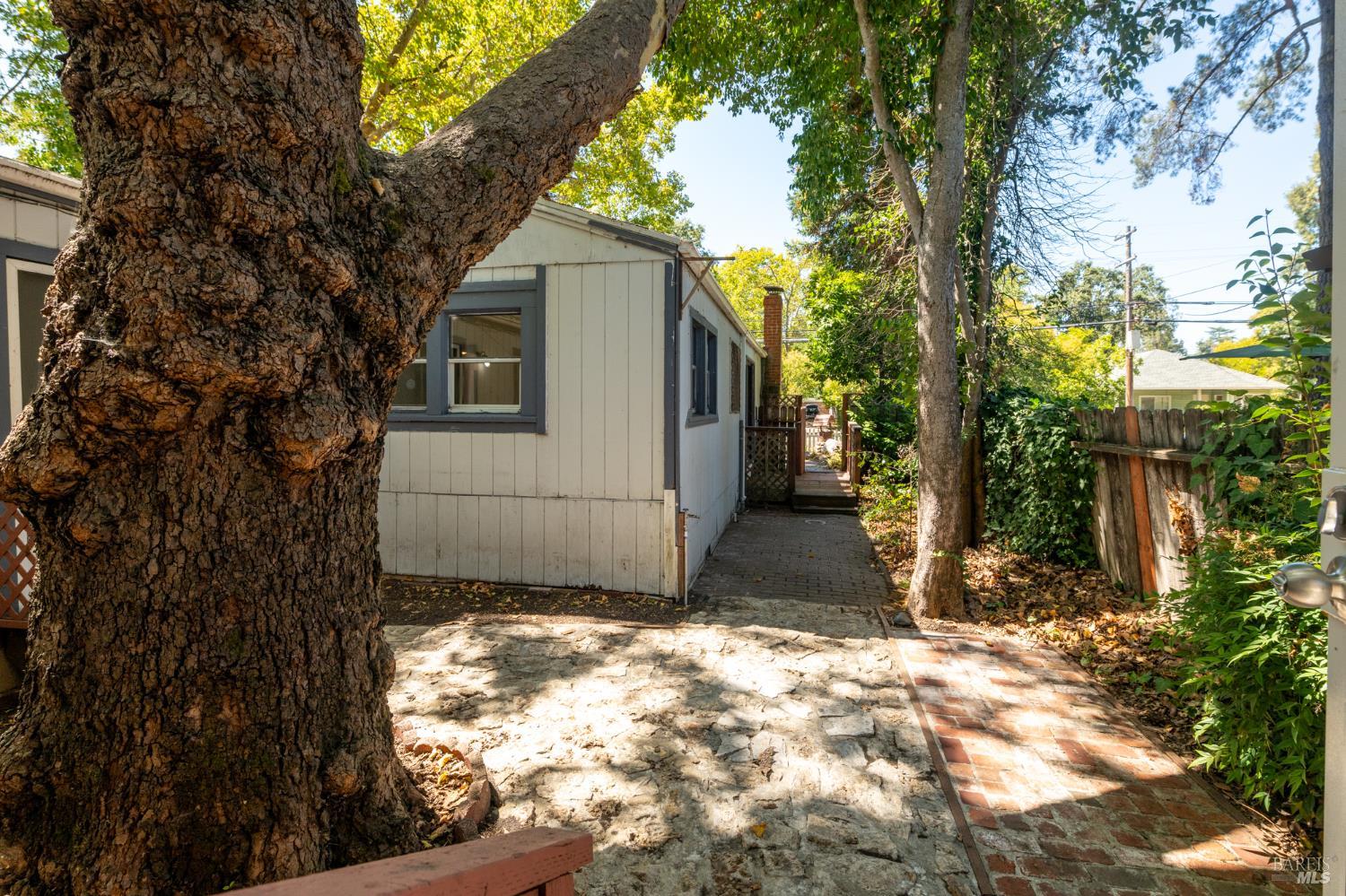 1580 Humboldt Street