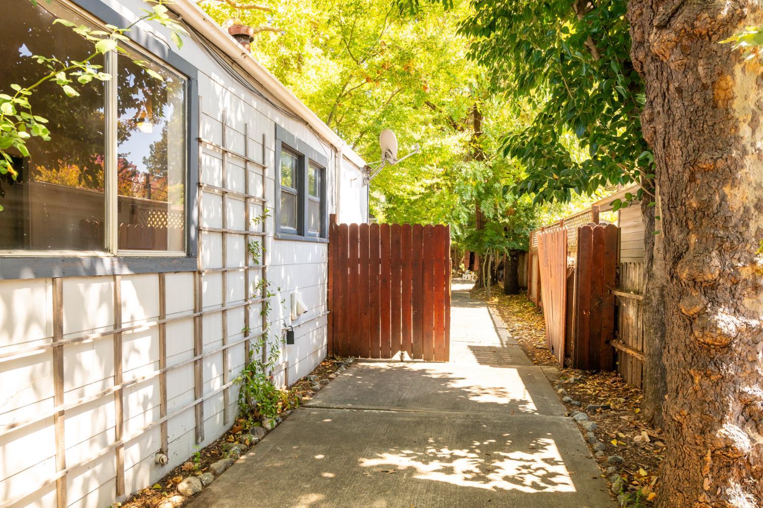 1580 Humboldt Street