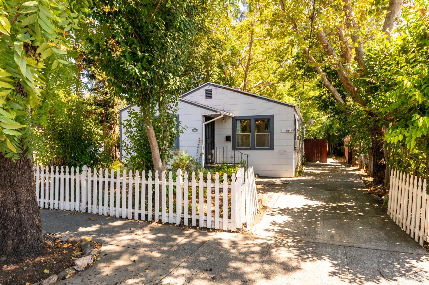 1580 Humboldt Street