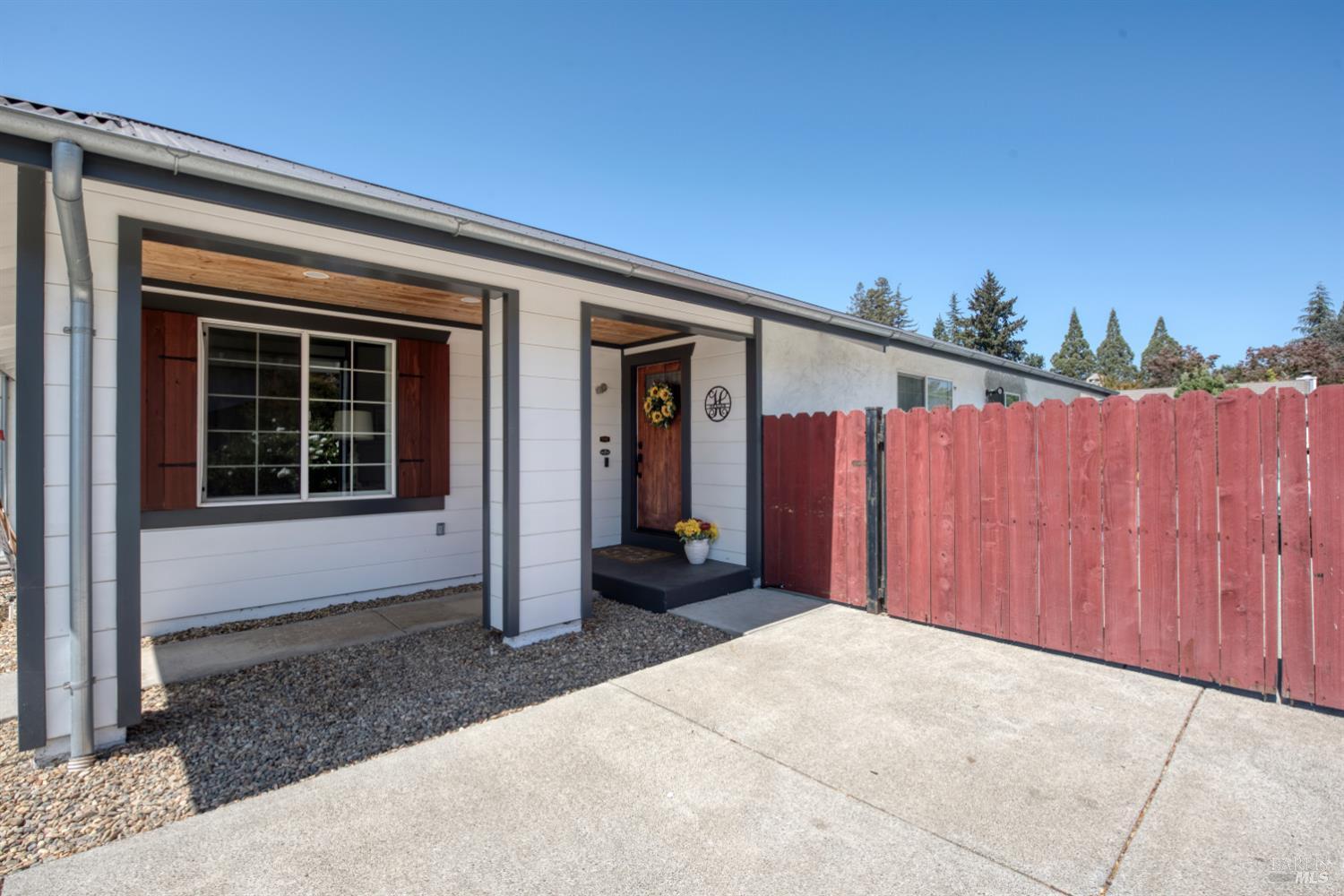 3366 Linda Mesa Way