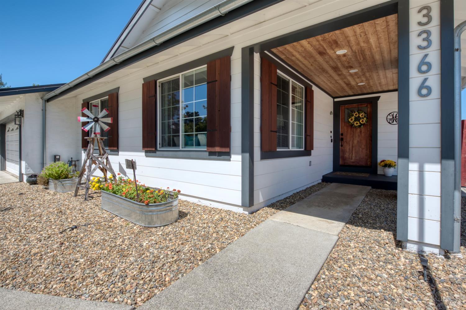 3366 Linda Mesa Way