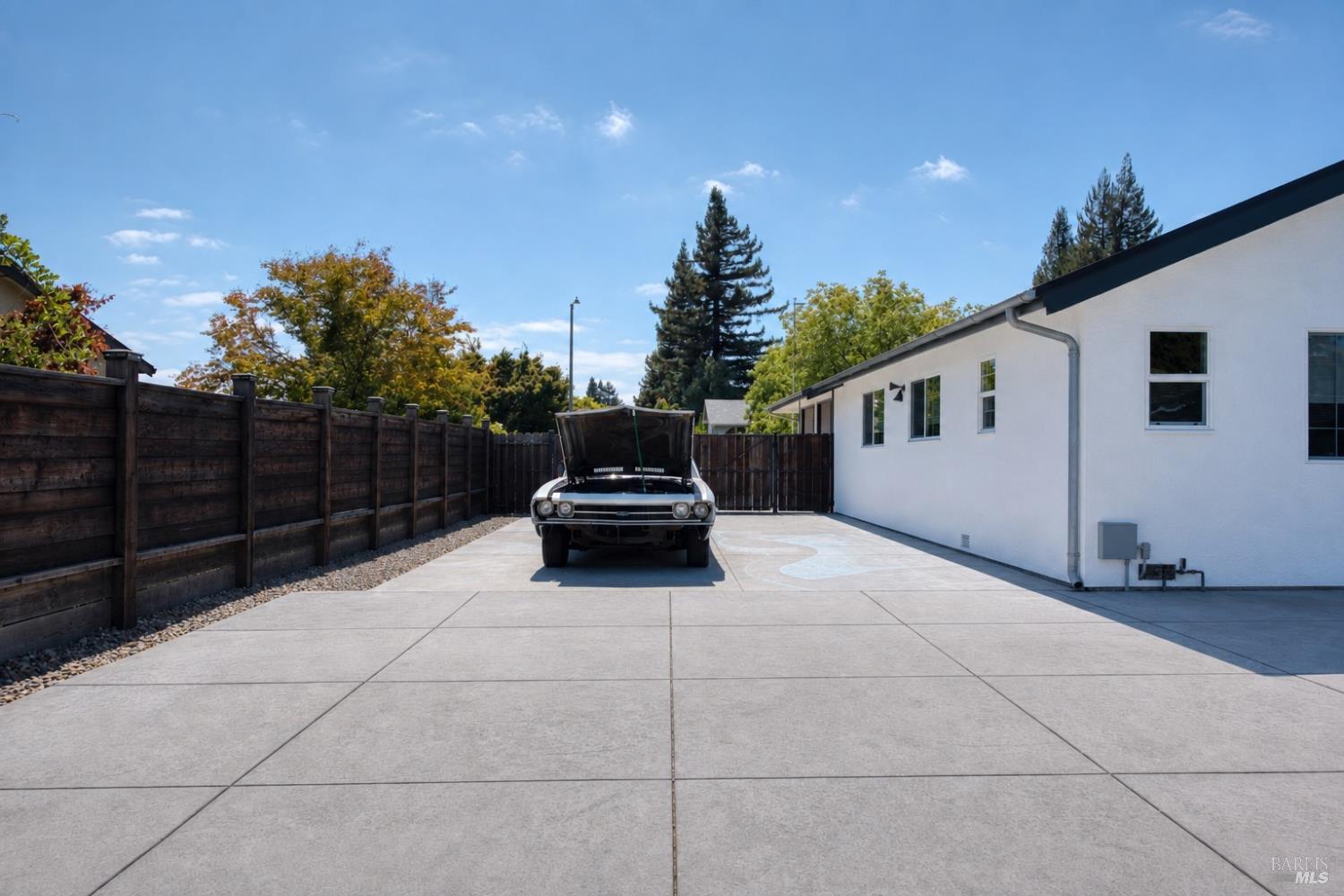 3366 Linda Mesa Way