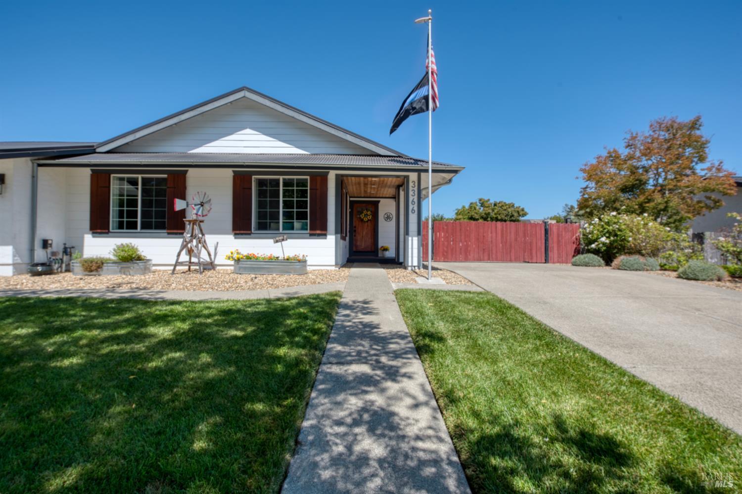 3366 Linda Mesa Way