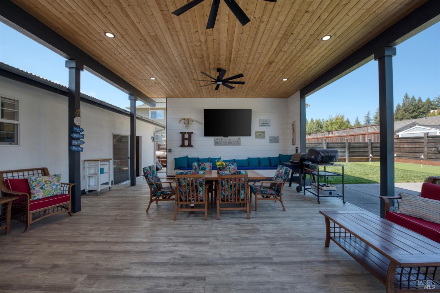3366 Linda Mesa Way