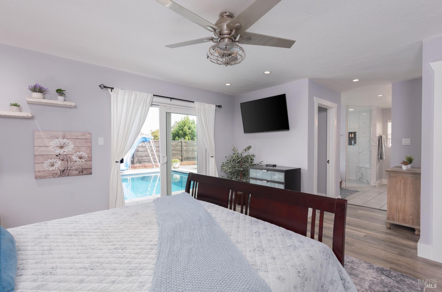 3366 Linda Mesa Way