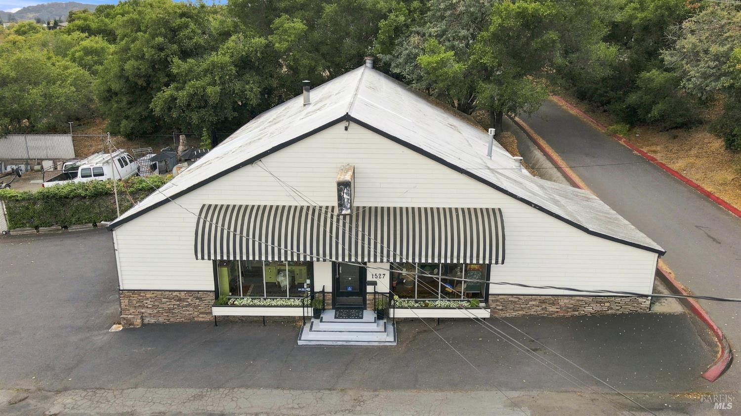 1527 Silverado Trail