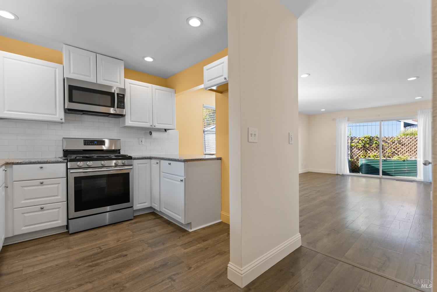 971 Hacienda Circle