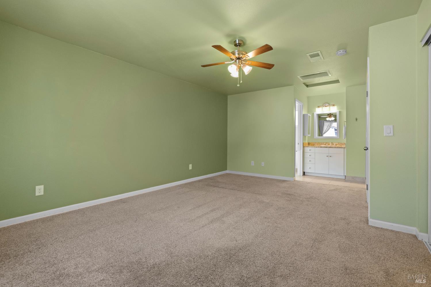 971 Hacienda Circle