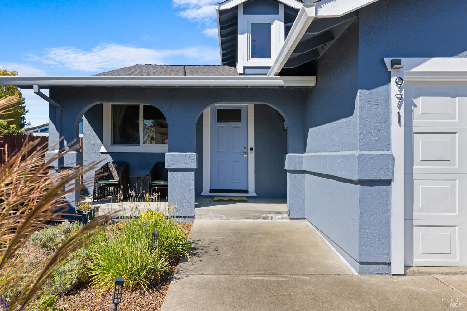 971 Hacienda Circle