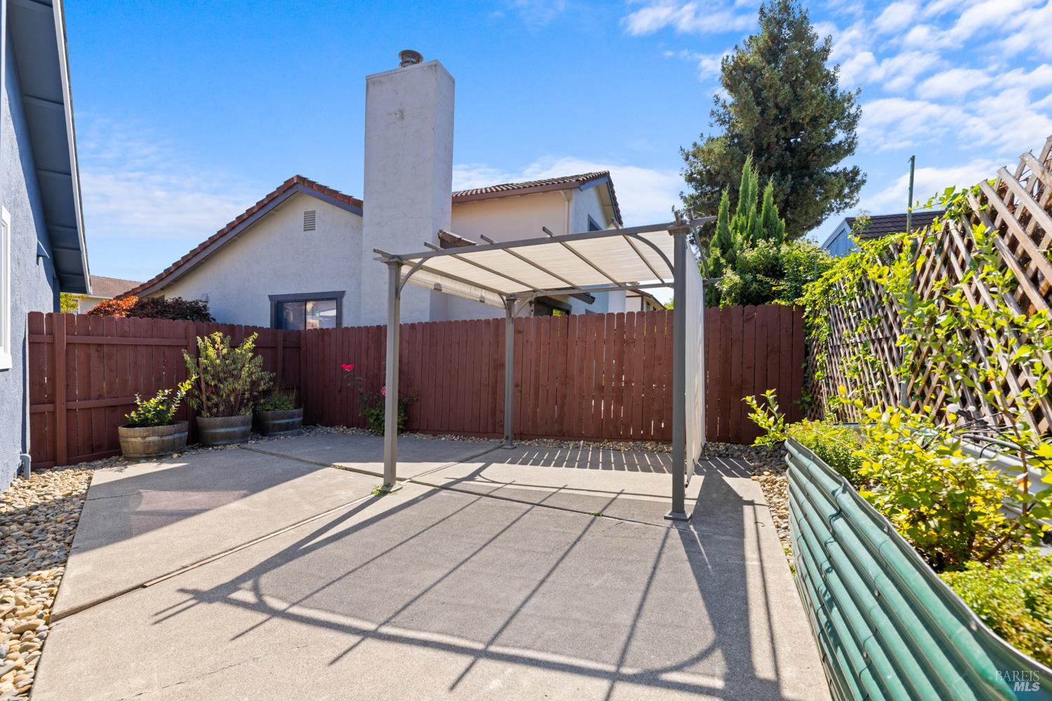 971 Hacienda Circle
