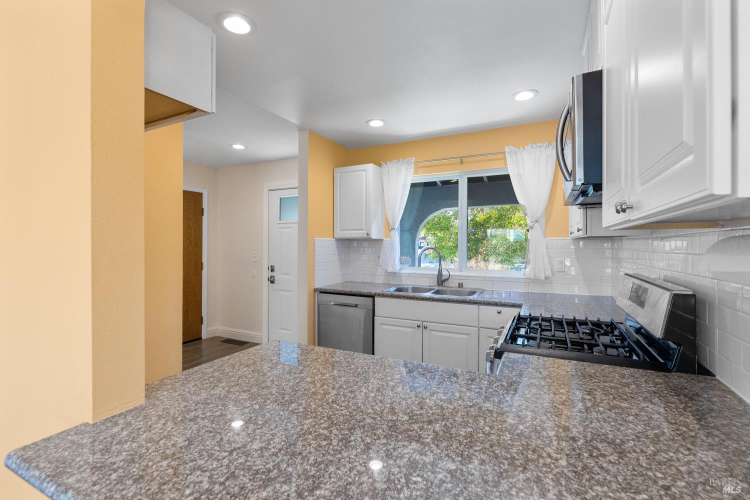 971 Hacienda Circle