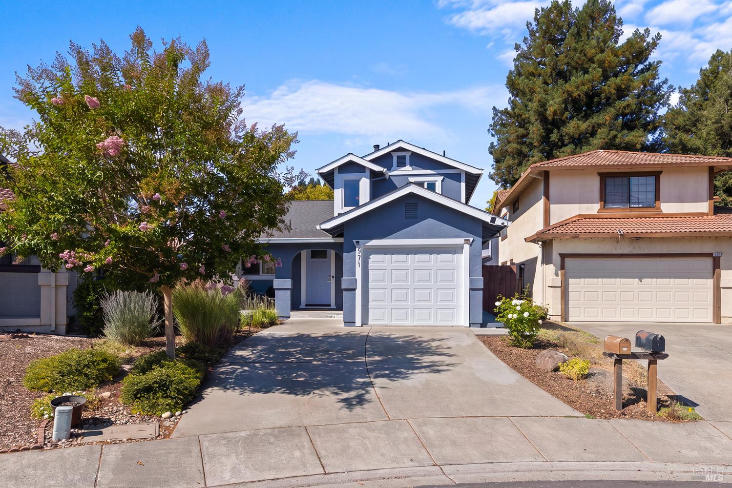971 Hacienda Circle