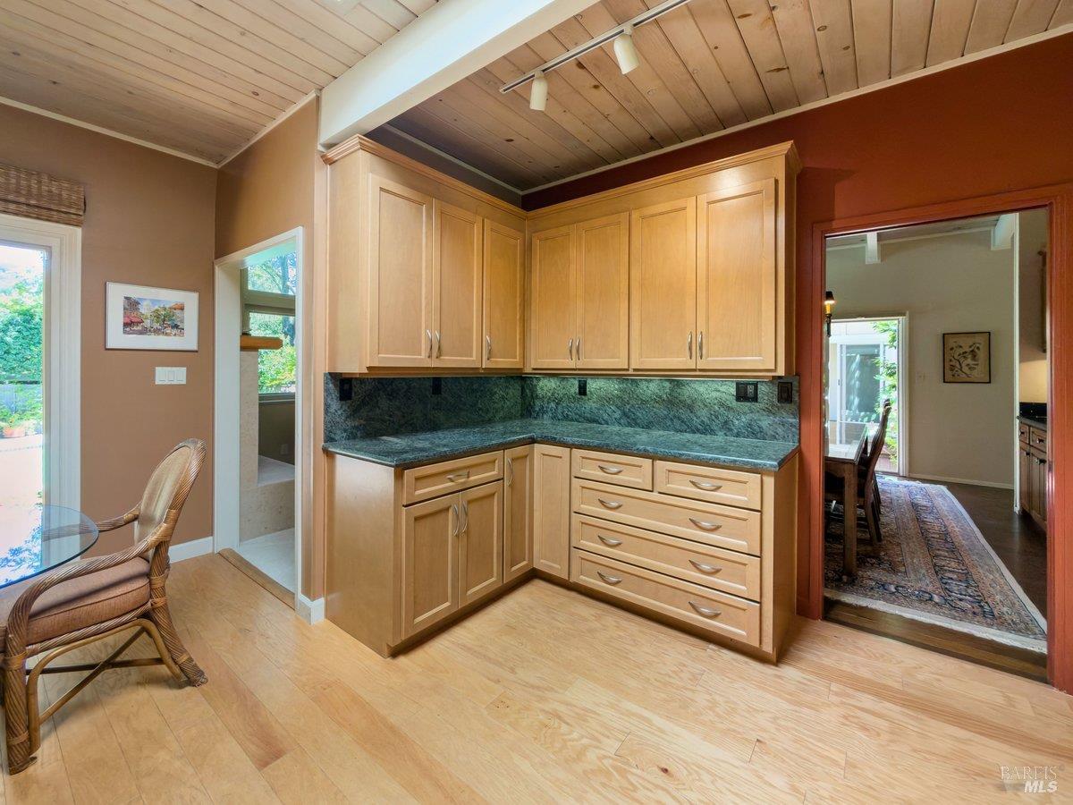 21 Dutch Valley Lane