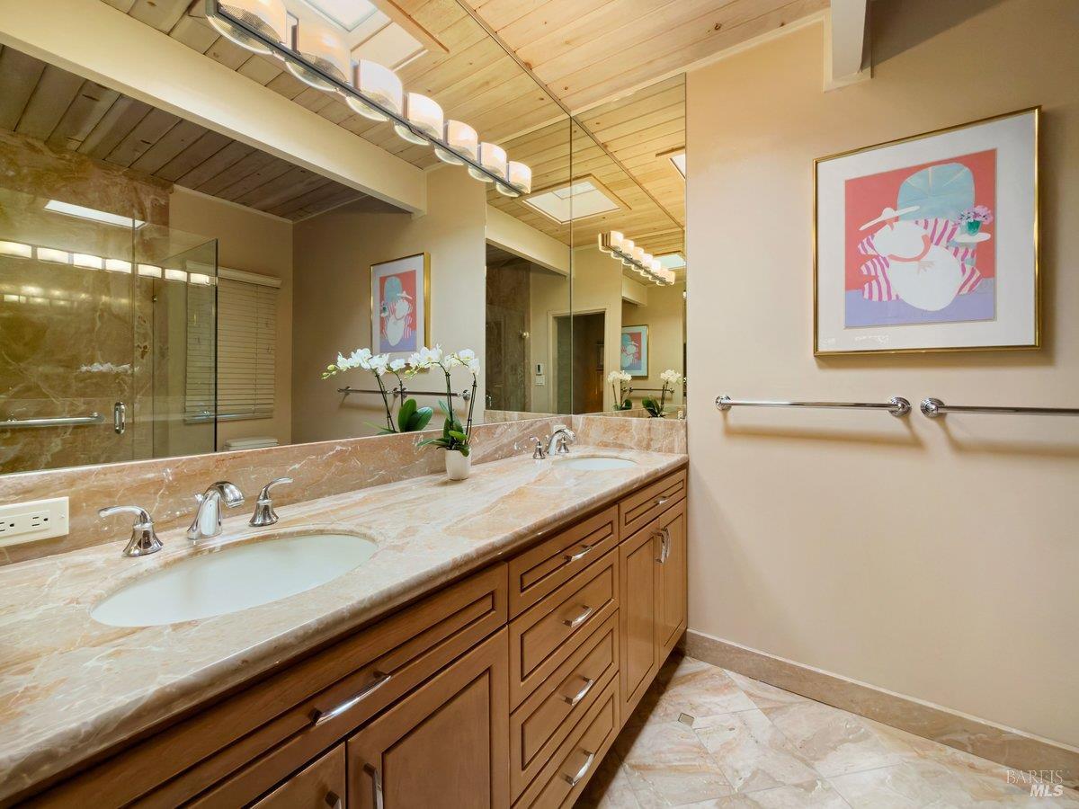 21 Dutch Valley Lane