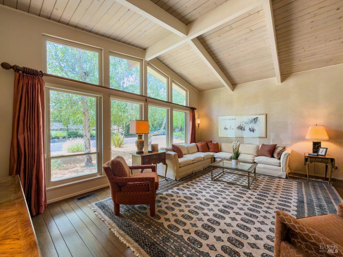 21 Dutch Valley Lane
