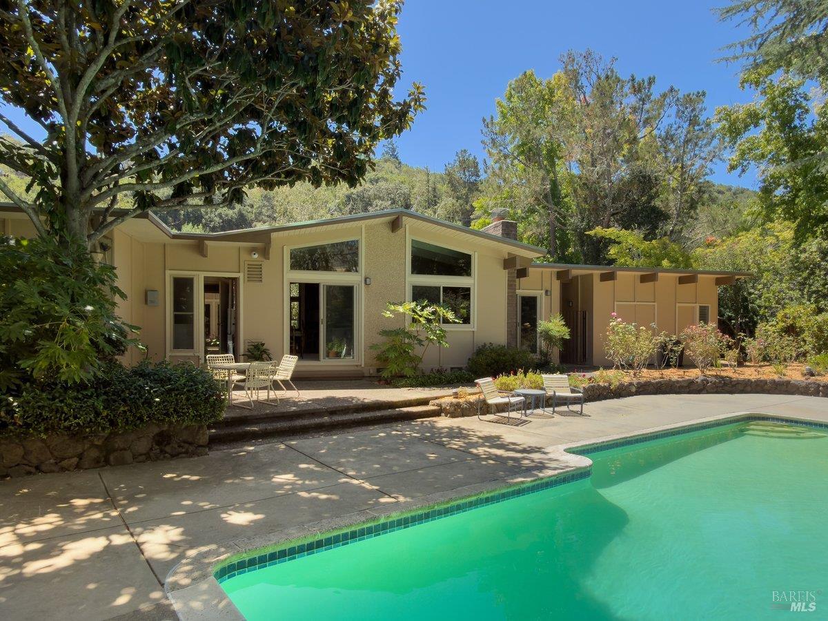 21 Dutch Valley Lane