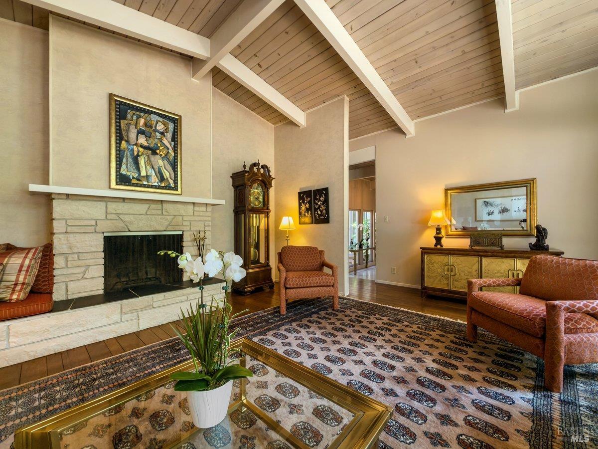 21 Dutch Valley Lane