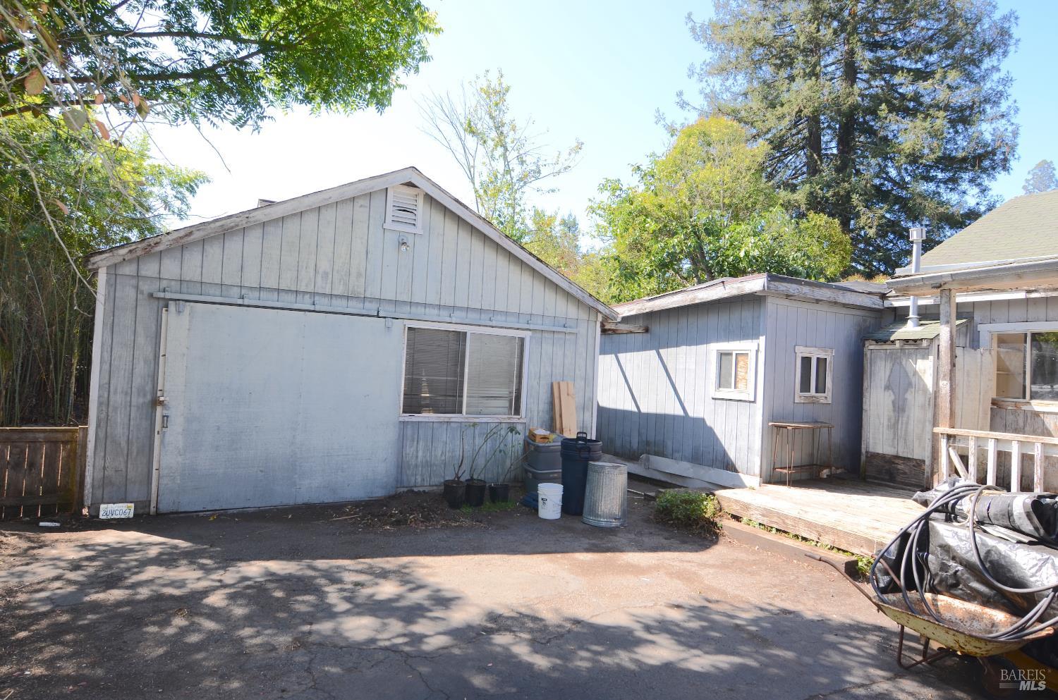 2610 Giffen Avenue