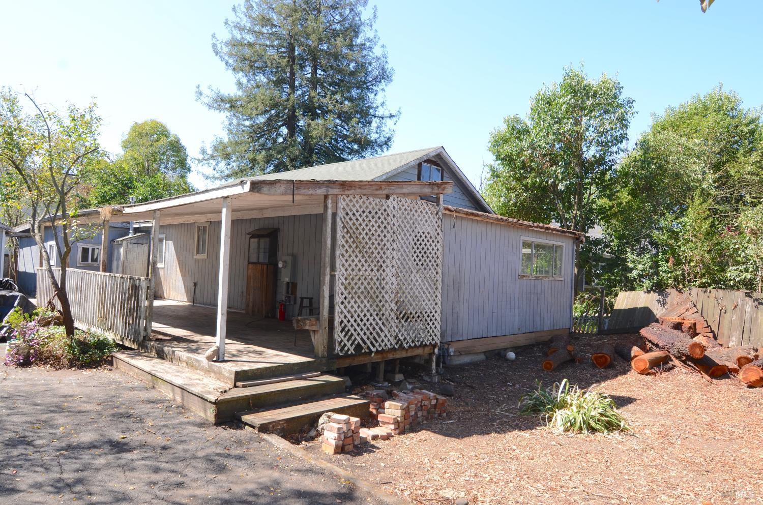2610 Giffen Avenue