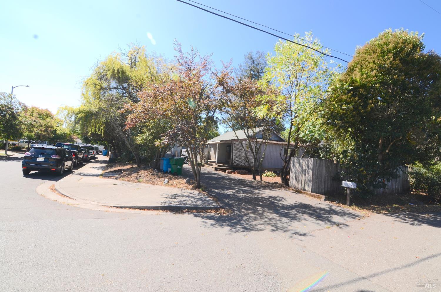2610 Giffen Avenue