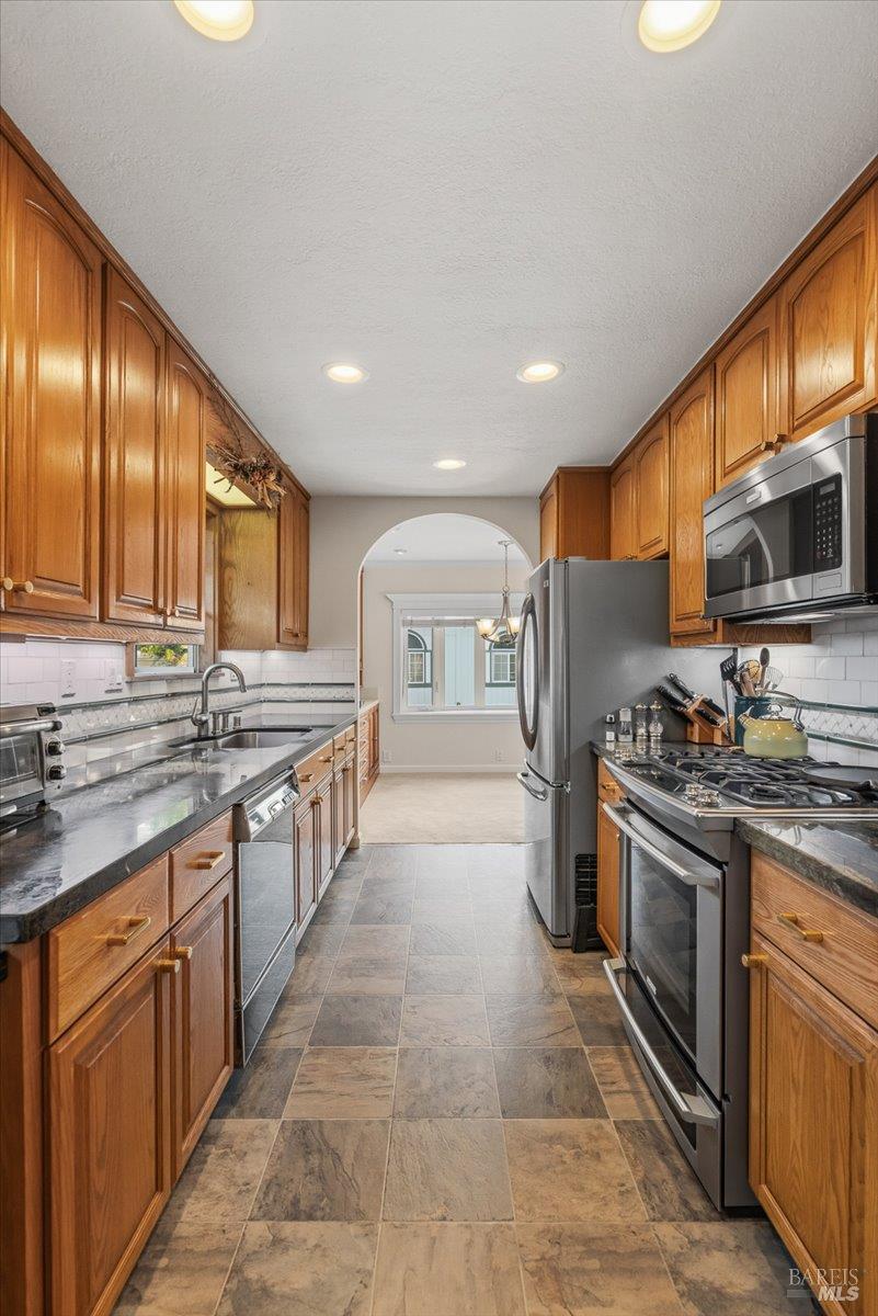 300 Stony Point Road Unit: #105