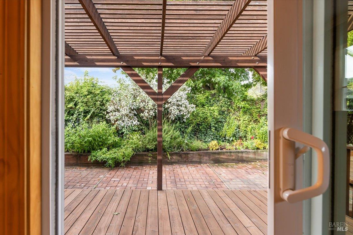 300 Stony Point Road Unit: #105