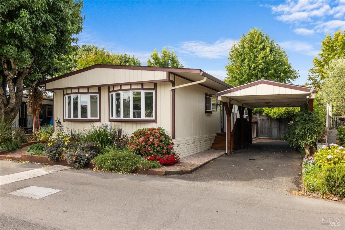300 Stony Point Road Unit: #105