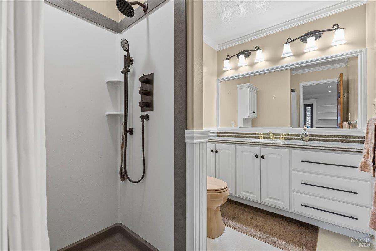 300 Stony Point Road Unit: #105