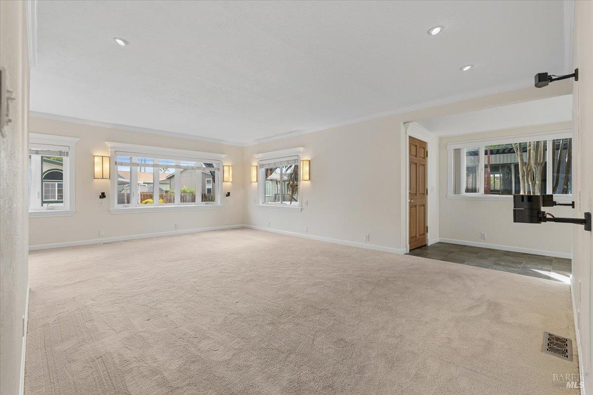 300 Stony Point Road Unit: #105