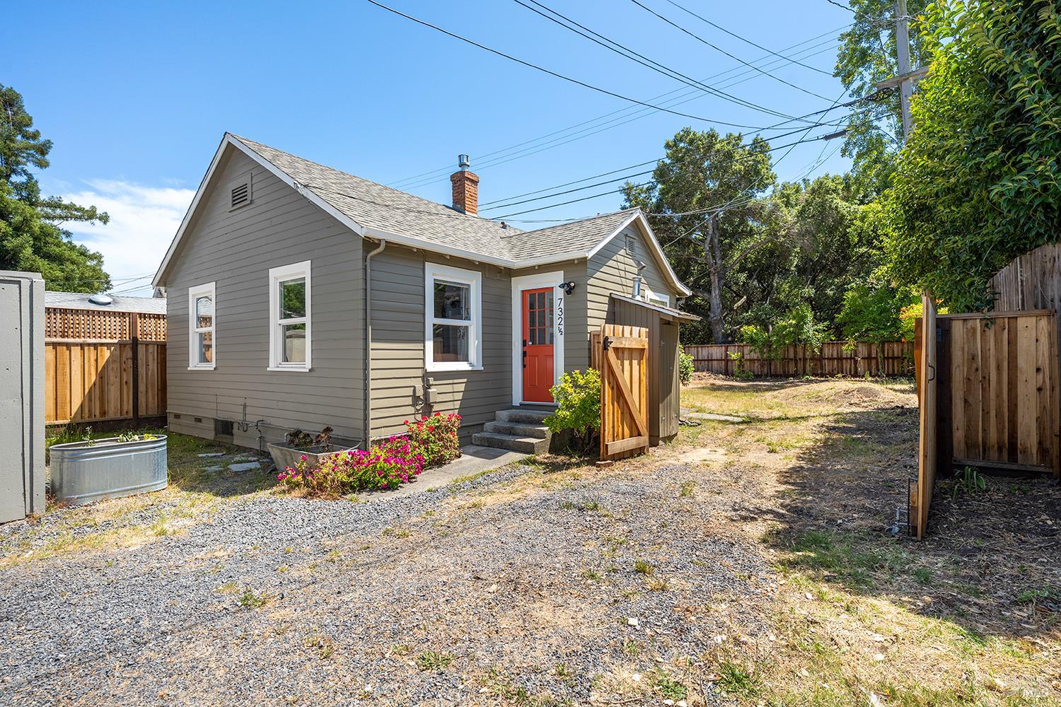 732 Petaluma Boulevard S