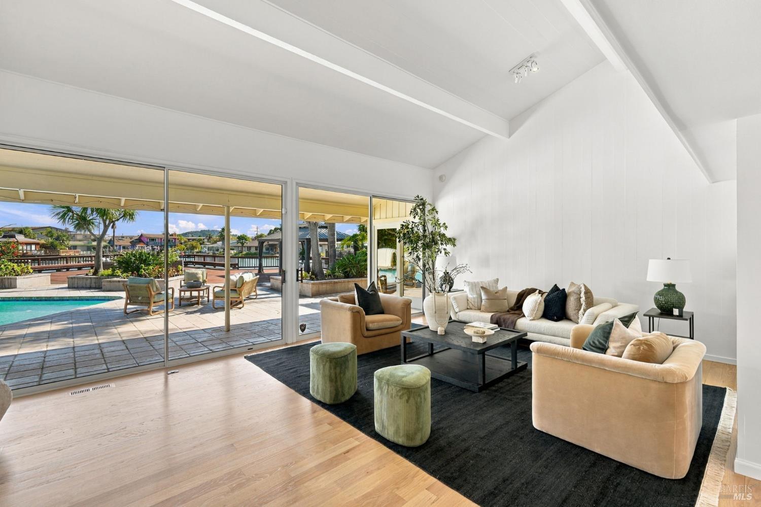 16 Aqua Vista Drive