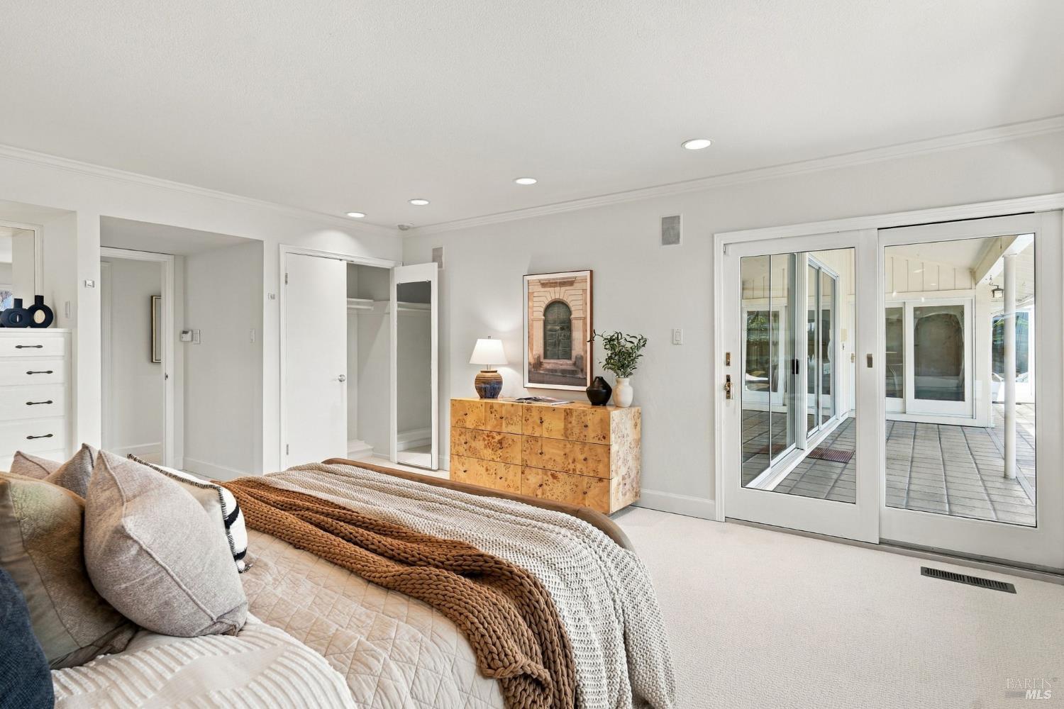 16 Aqua Vista Drive