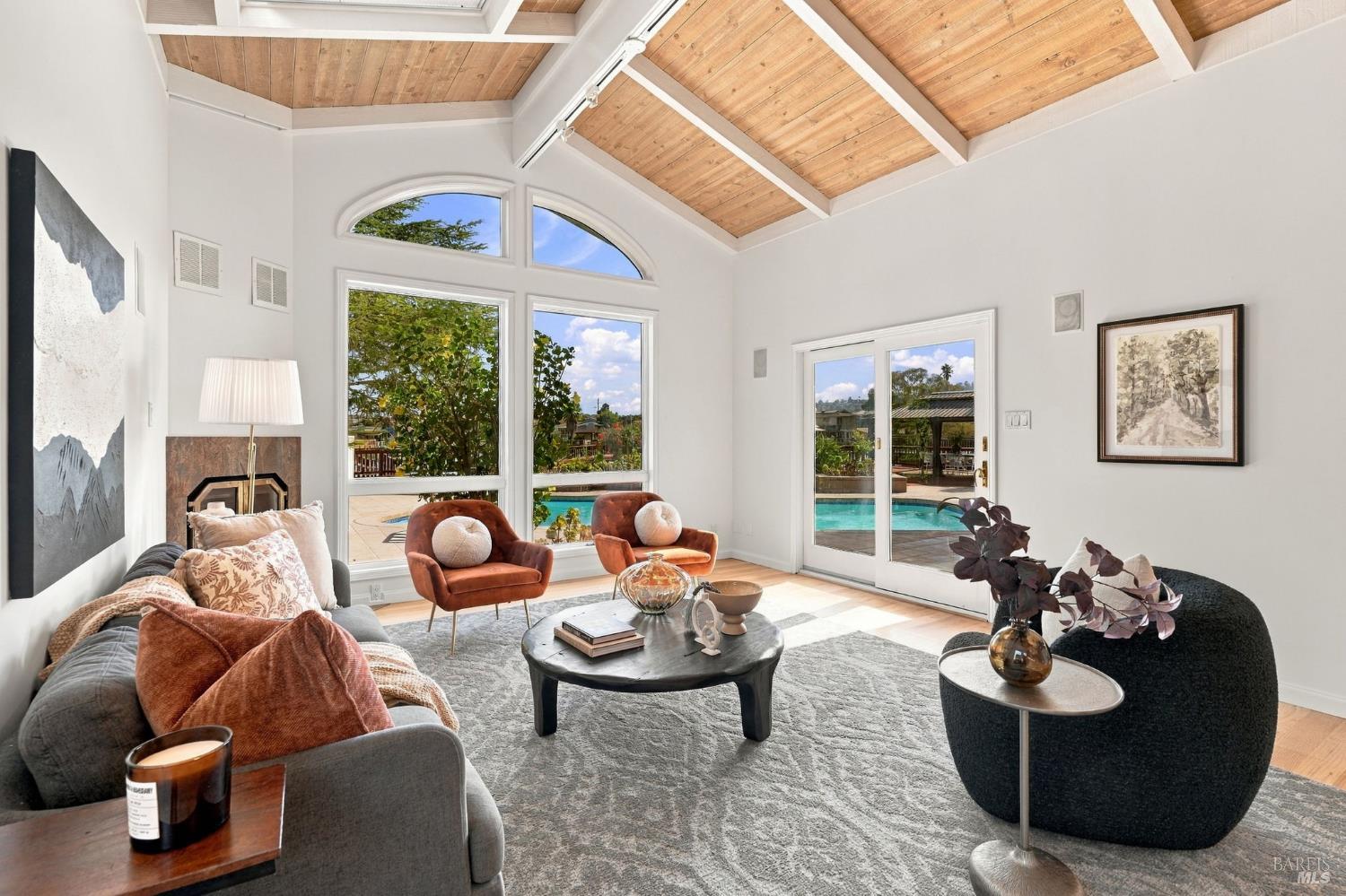 16 Aqua Vista Drive