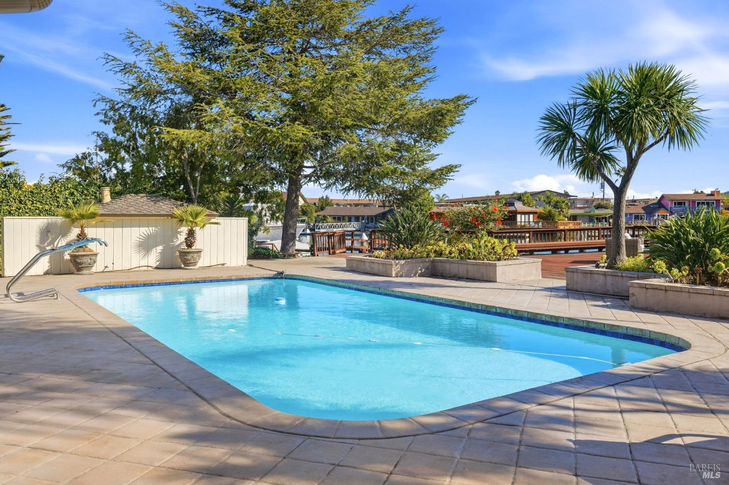 16 Aqua Vista Drive