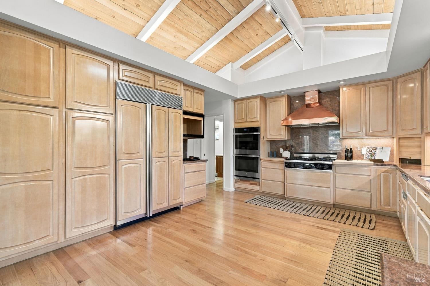 16 Aqua Vista Drive