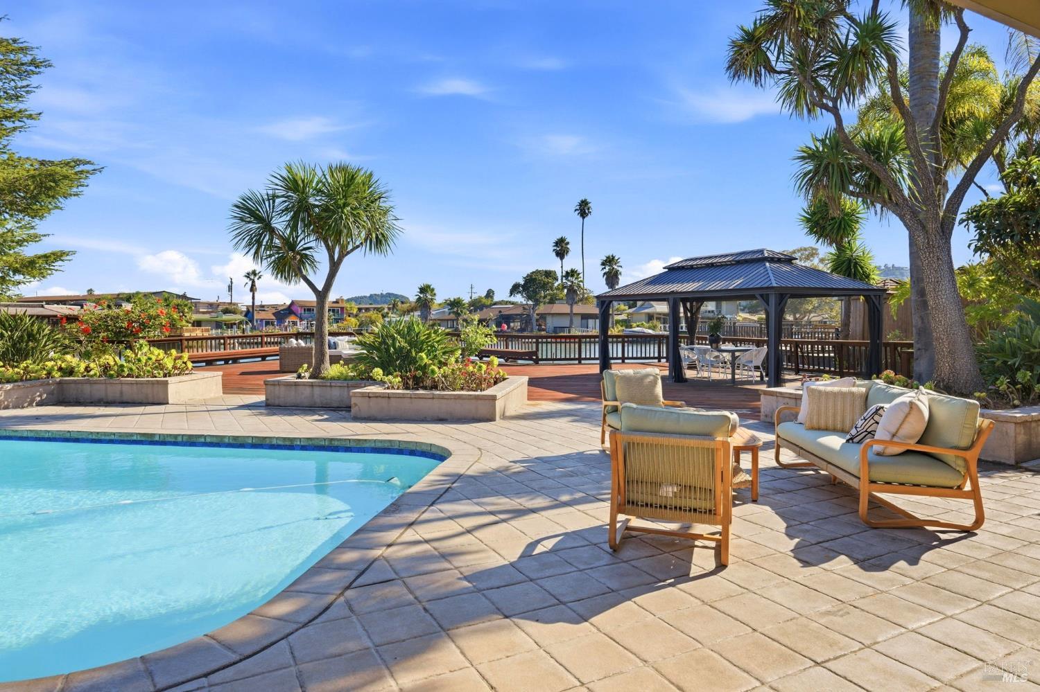 16 Aqua Vista Drive