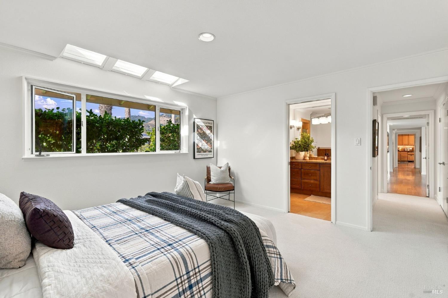 16 Aqua Vista Drive